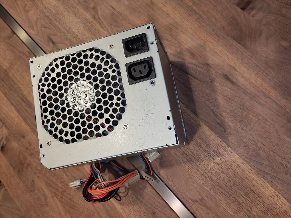 Componenti elettronici: Netzteil PowerMac 9600, Apple 614-0062 – Usato da Winterthur venduto da Tornado7 1