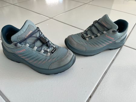 Trekking Schuh LOWA - GORE-TEX Gr.39 - Top Zustand