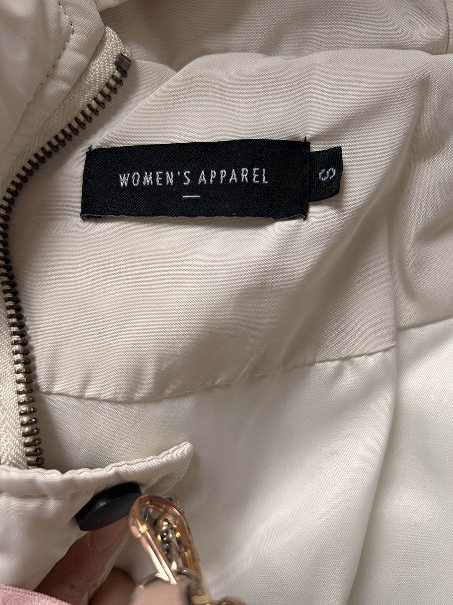 Cappotti: Winter Puffer Jacket - Women's Size Medium - Light Beige – Usato da Genève venduto da Noemie.wrmsi 4