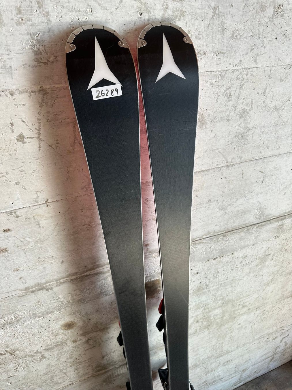 Atomic Skis: Atomic Redster Ski 159CM – Gebraucht aus Emmenbrücke von karkarkar 4