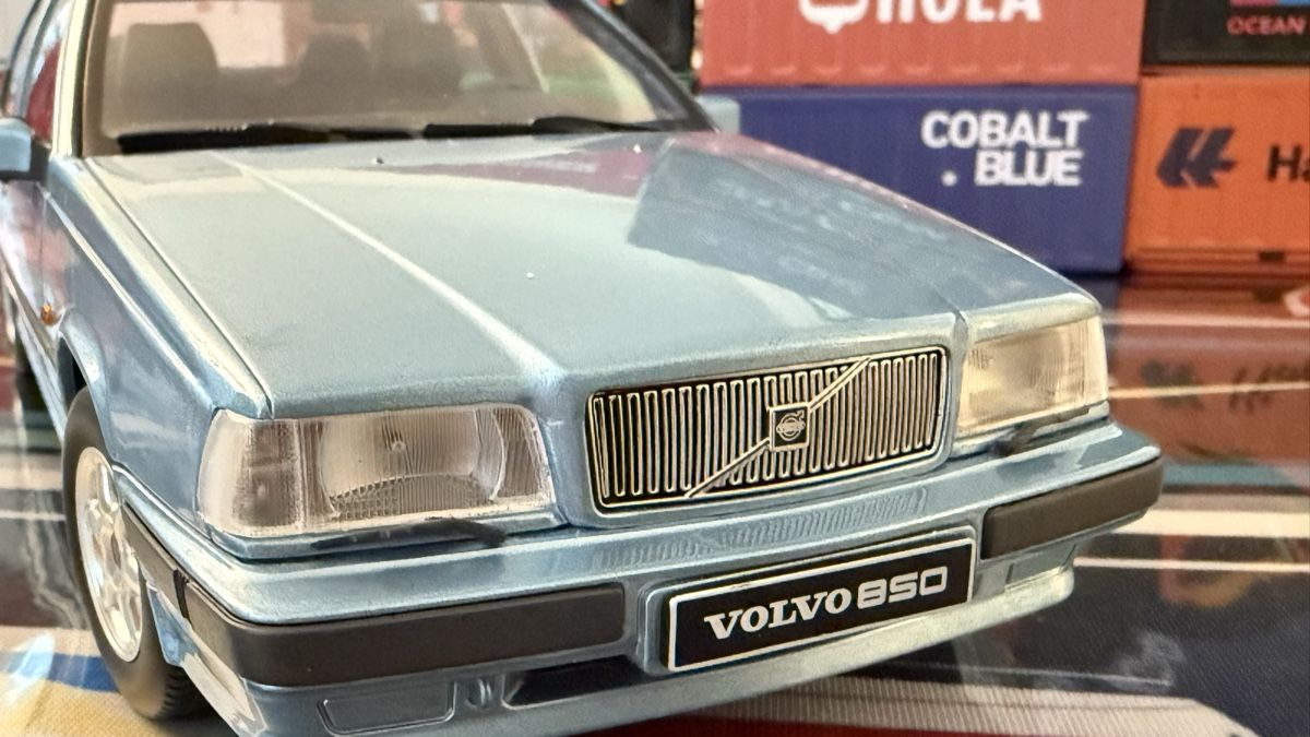 Volvo Modellini d'auto: Volvo 850 Modellauto hellblau neuwertiger Zustand – Nuovo (secondo la descrizione) da Basel venduto da Zomeg 7