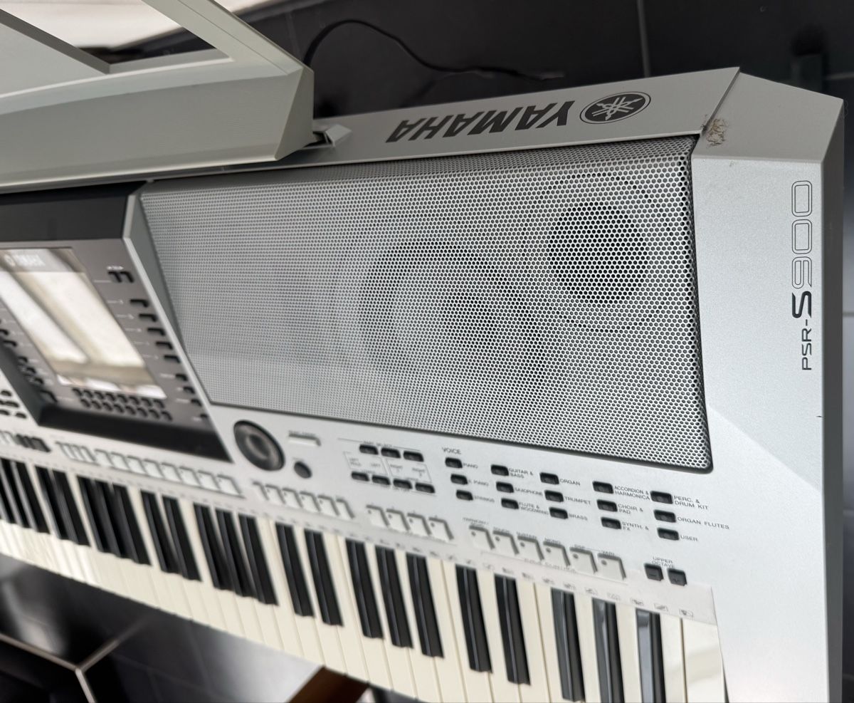 Yamaha Strumenti musicali: Keyboard Yamaha psr-s900  – Usato da Mägenwil venduto da maegenwil_wp 2