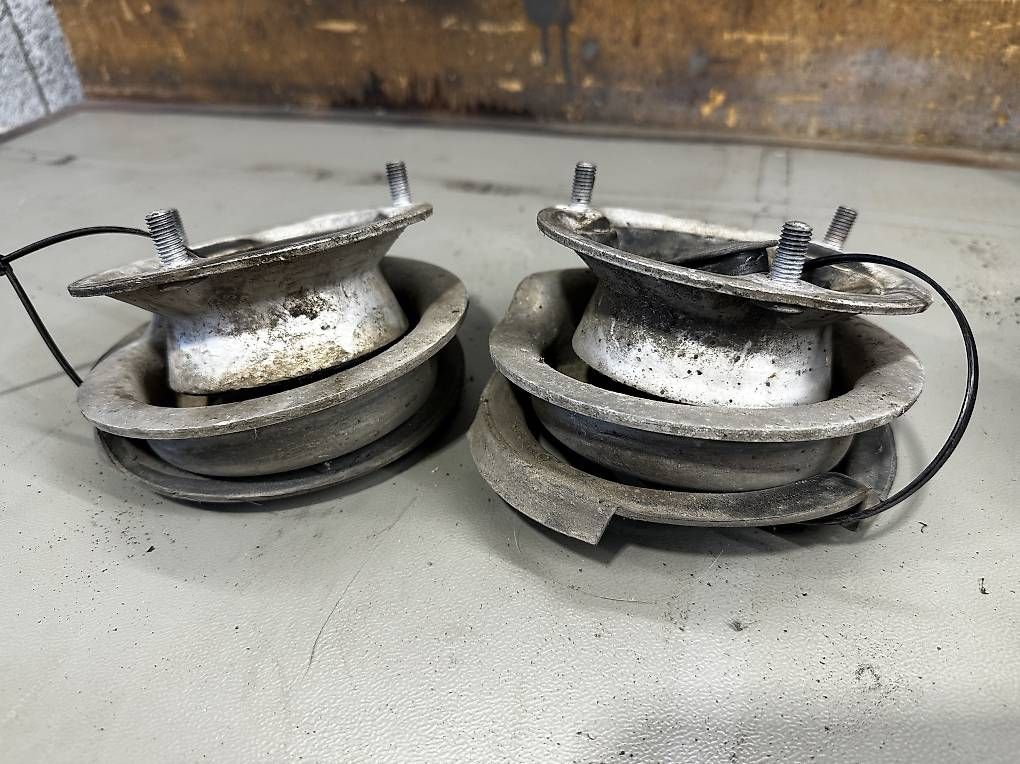 Tutti pezzi di ricambio auto: BMW Domlager Vorderachse – Usato da Liebistorf venduto da Subiedriver97