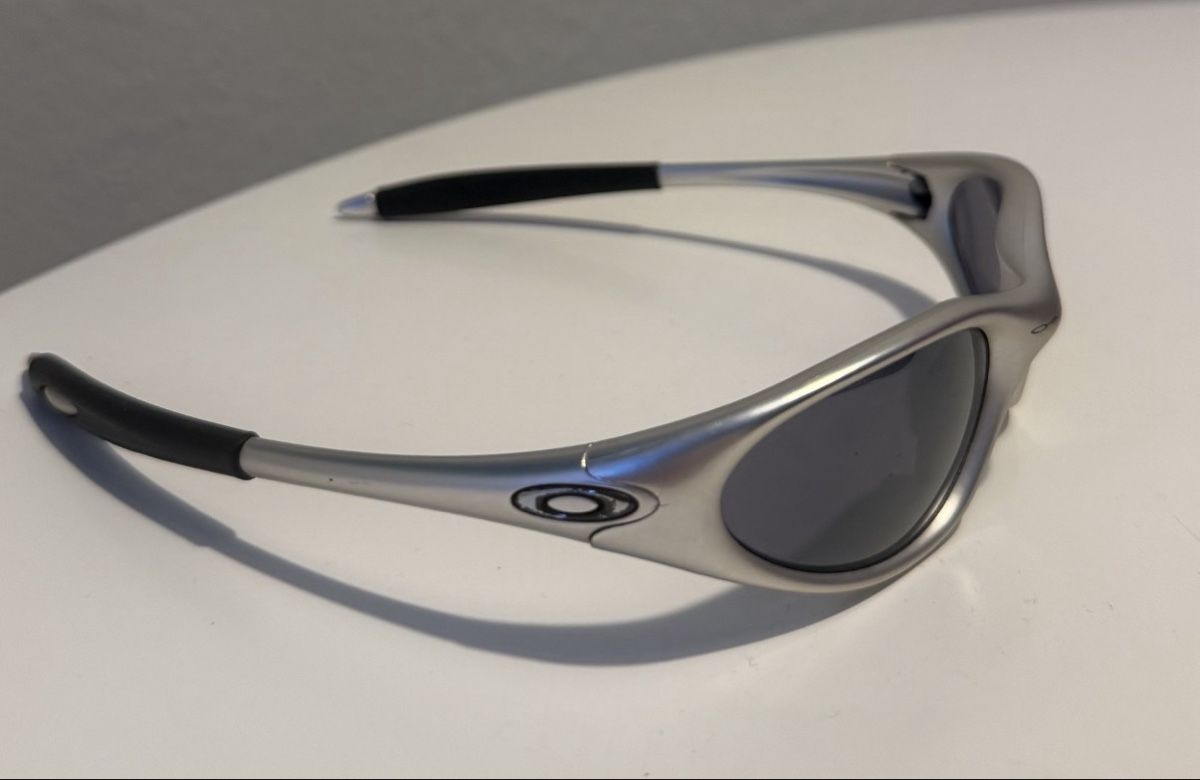 Oakley Brillen & Gläser: Oakley Minute Vintage Sonnenbrille Silber – Gebraucht aus Bern von Laufsport3000 2