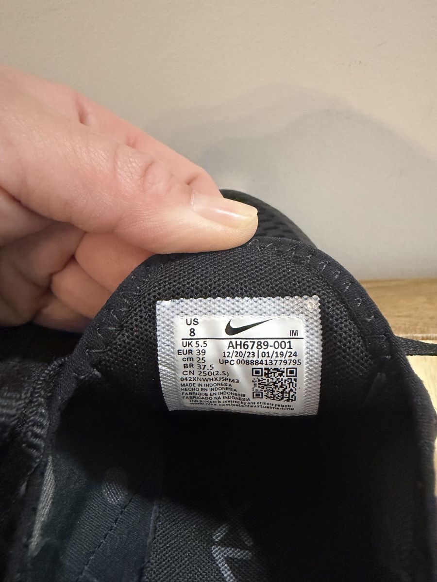 Nike Scarpe da donna: Nike Air 270 – Usato da Zürich venduto da Ta-Nia 5