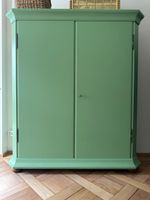 Antiker Kleiderschrank