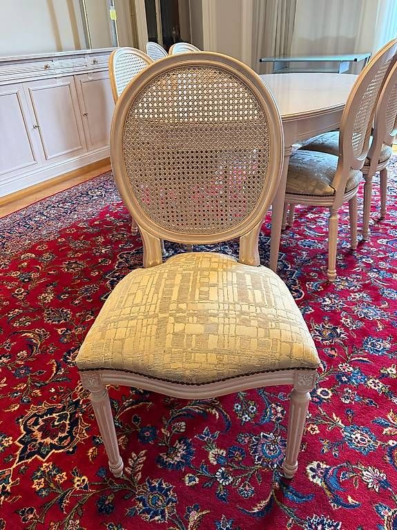 Credenze: SET buffet/vaisselier + table à manger + 8 chaises  – Usato da Montreux venduto da dor_qg5g 3