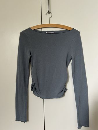 blaues Langarmshirt von Bershka