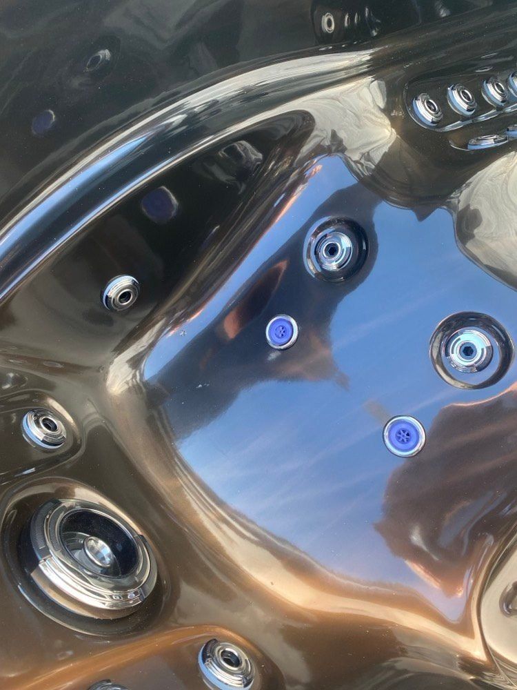 Bains à remous: Whirlpool Titanium Goldbrown - Fabrikneu, Acrylschaden – Défectueux à Würenlingen par SpaSolutions 1