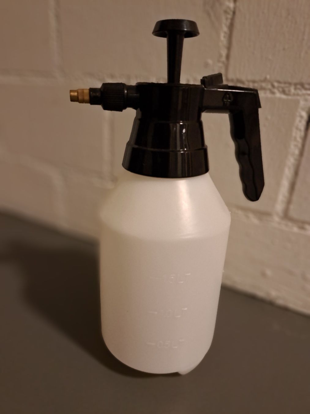 Altro per la casa: Pumpsprühflasche 1,5 L neu – Nuovo (secondo la descrizione) da Duebendorf venduto da Mauxus 1