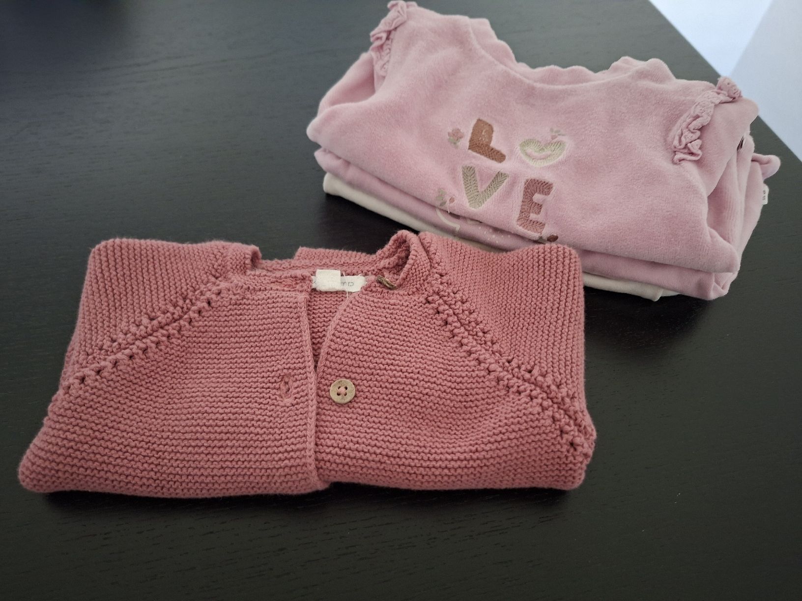 Ensembles coordonnés: Staccato Pullover & Strickjacke Gr. 62 (4Stk) – D'occasion à Winterthur par Ausmisten2026 1