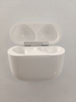 APPLE AirPods 4 Charging Case