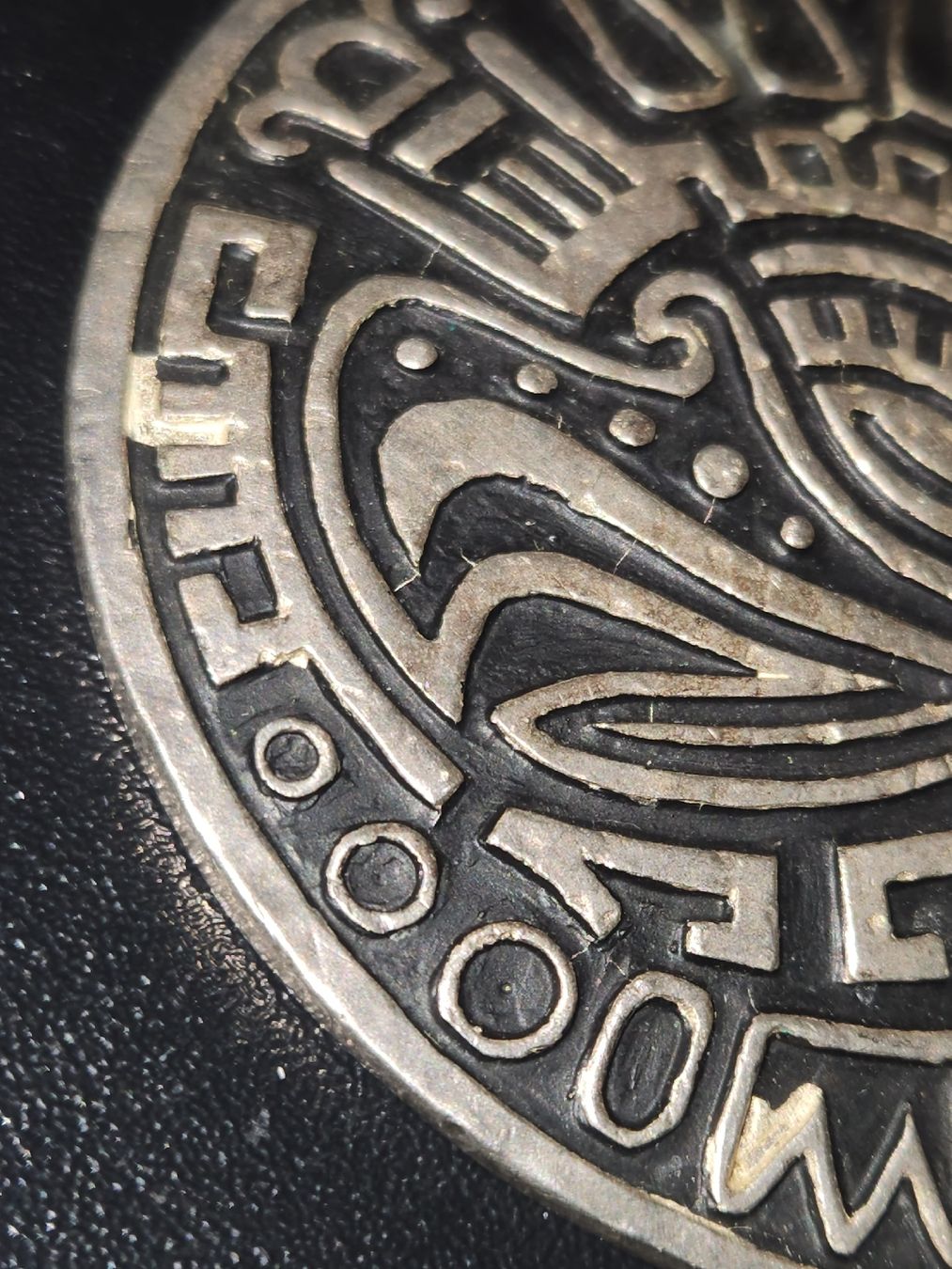 Ciondoli: Crown Trifari Aztec eagle large medallion – Usato da St. Gallen venduto da GIULESGG 7