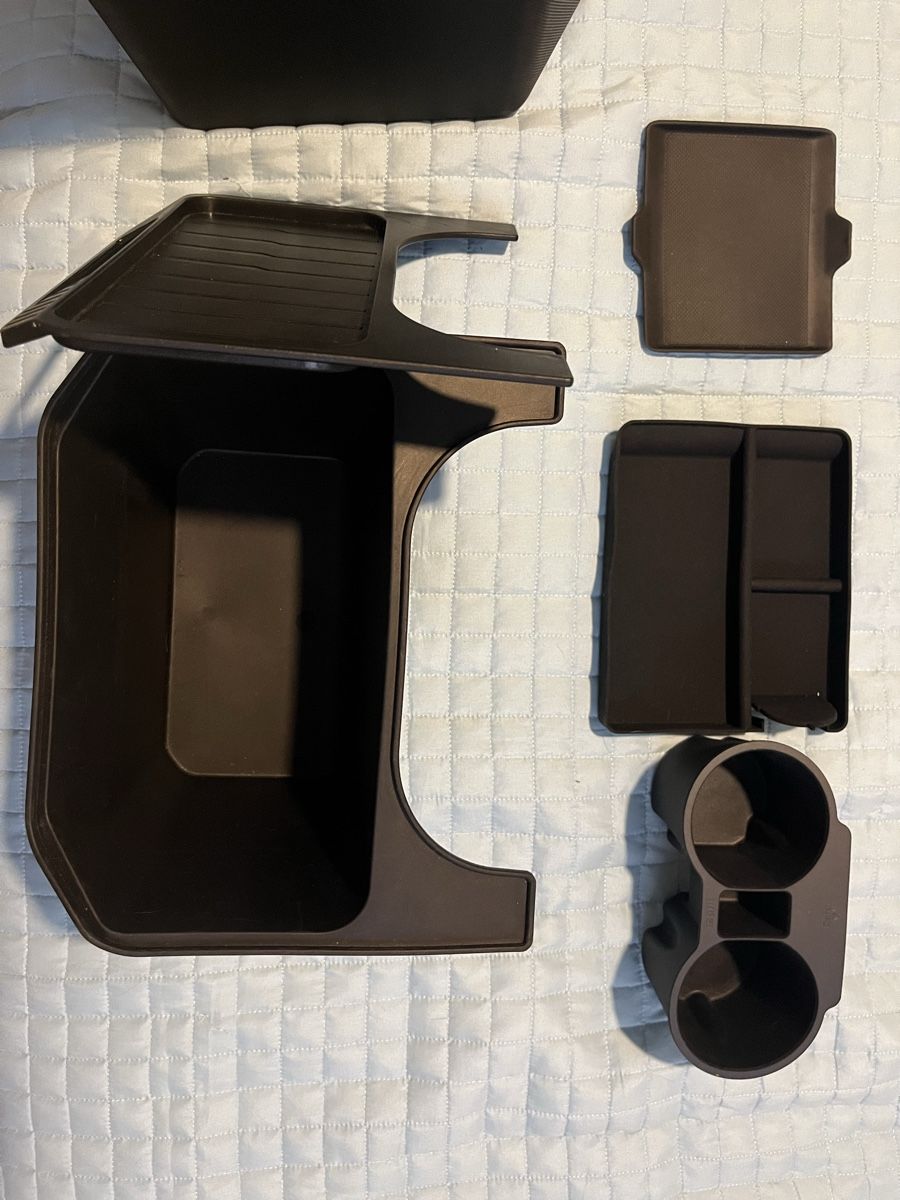 Tesla Autres accessoires p. véhicule: Tesla Y Accessories – D'occasion à Elgg par Swiit