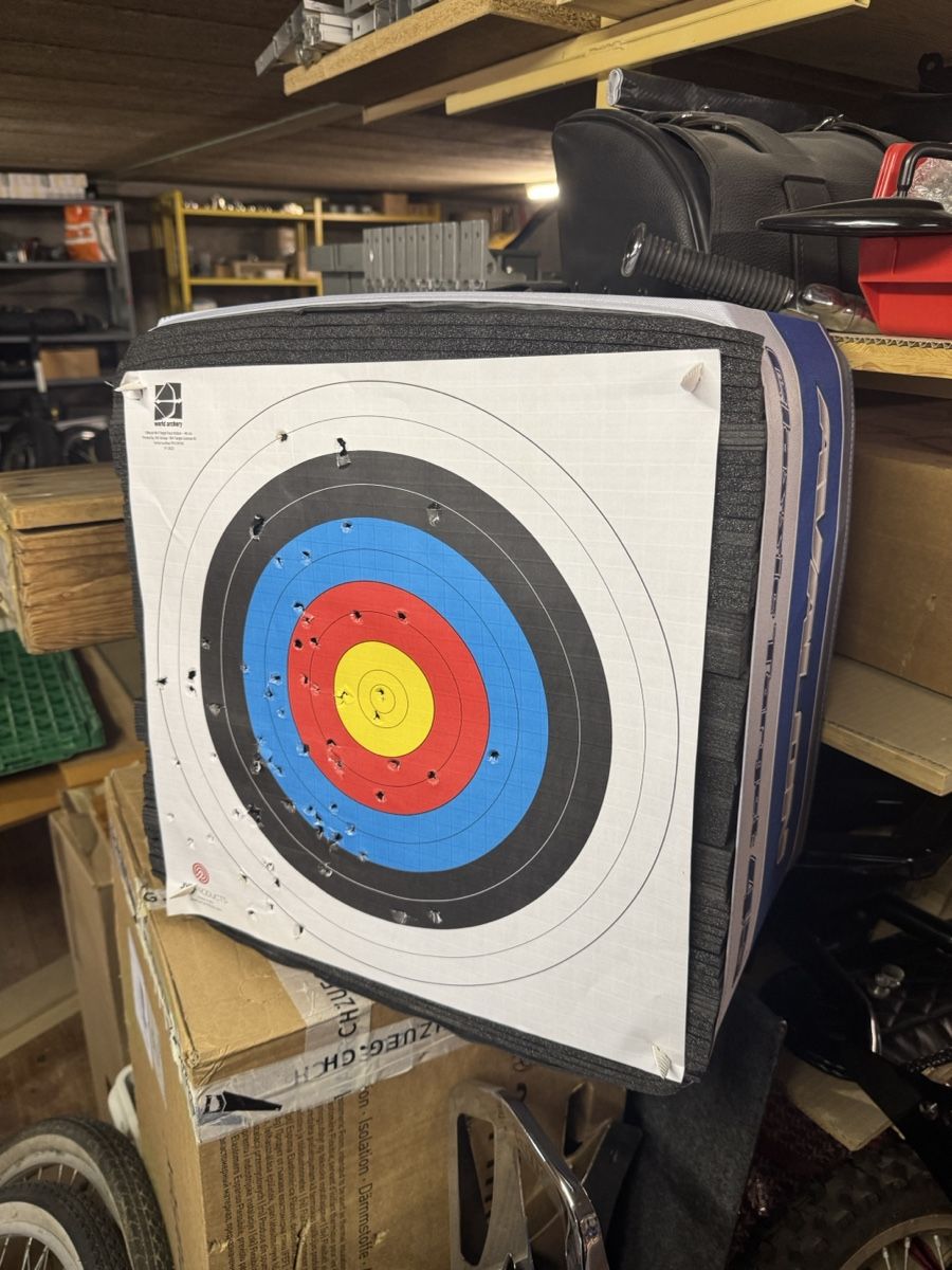 Tir à l'arc: Archery Target Face In Good Condition – D'occasion à Rafz par MOFU