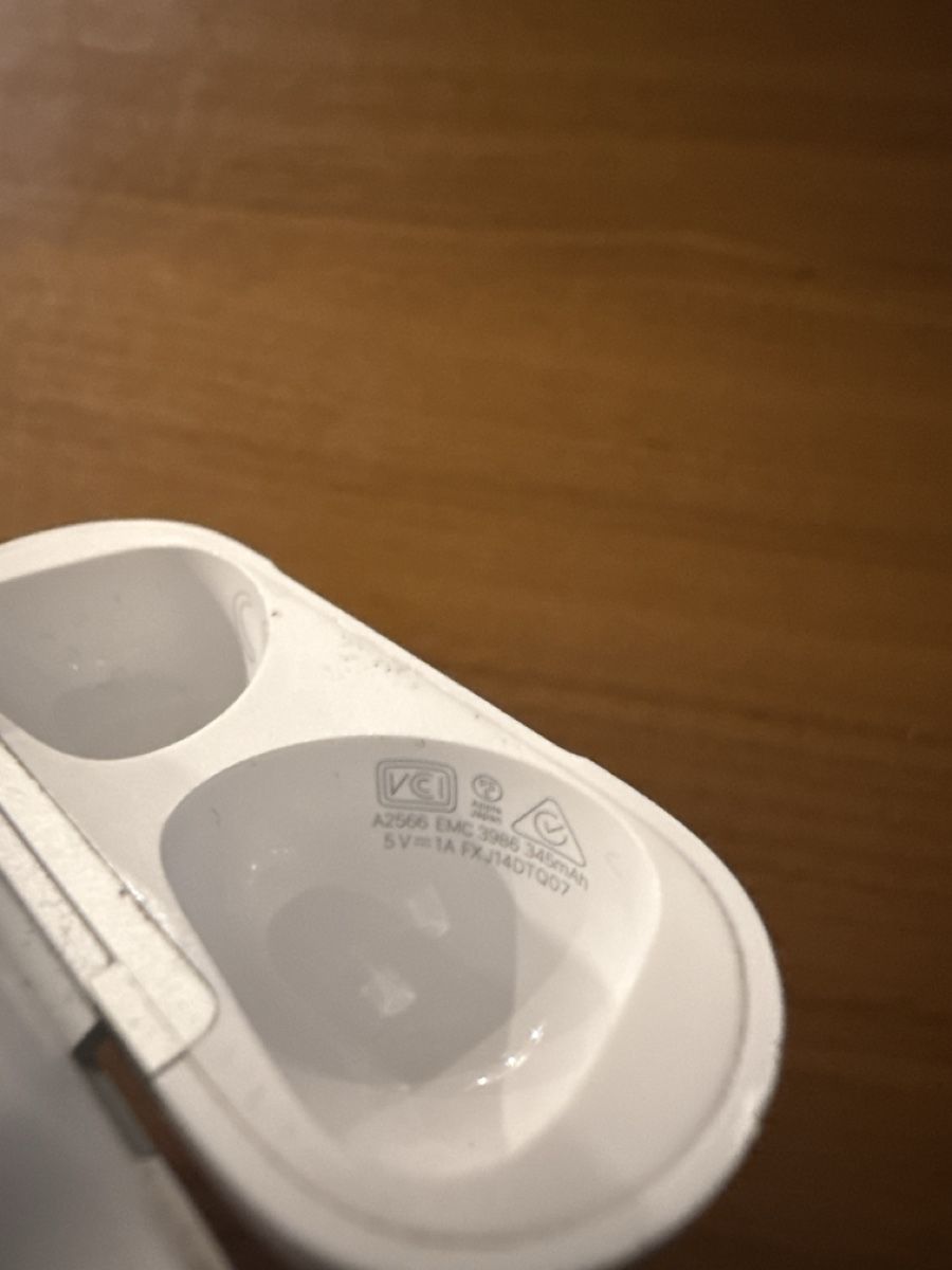 Apple Caricabatterie: Original Apple AirPods MagSafe Charging Case A2566 – Usato da Dübendorf venduto da zhe_69pd 1