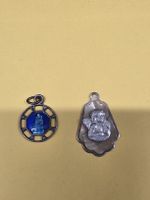 Zwei religiöse Anhänger mit Emaille und Engel Motiv