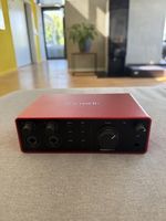 Focusrite Scarlett 4i4 4th Gen Audio Interface – Wie neu