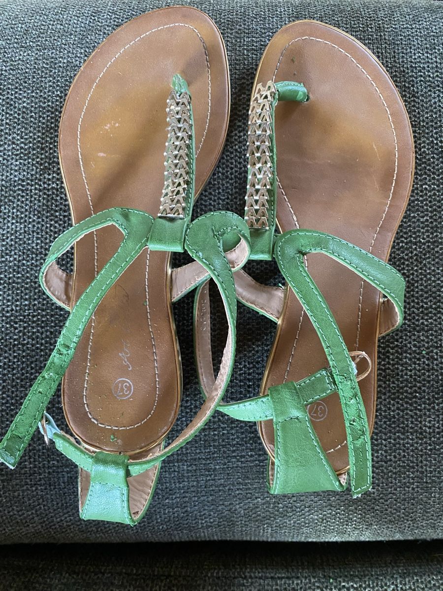 Scarpe da donna: Offene Sandalen Gr. 37 in grün – Usato da Ebertswil venduto da shushuj 1