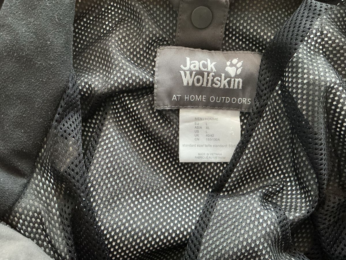 Jack Wolfskin Vestes: 2 Jacken von Jack Wolfskin – D'occasion à Derendingen par Ulrich1121 1