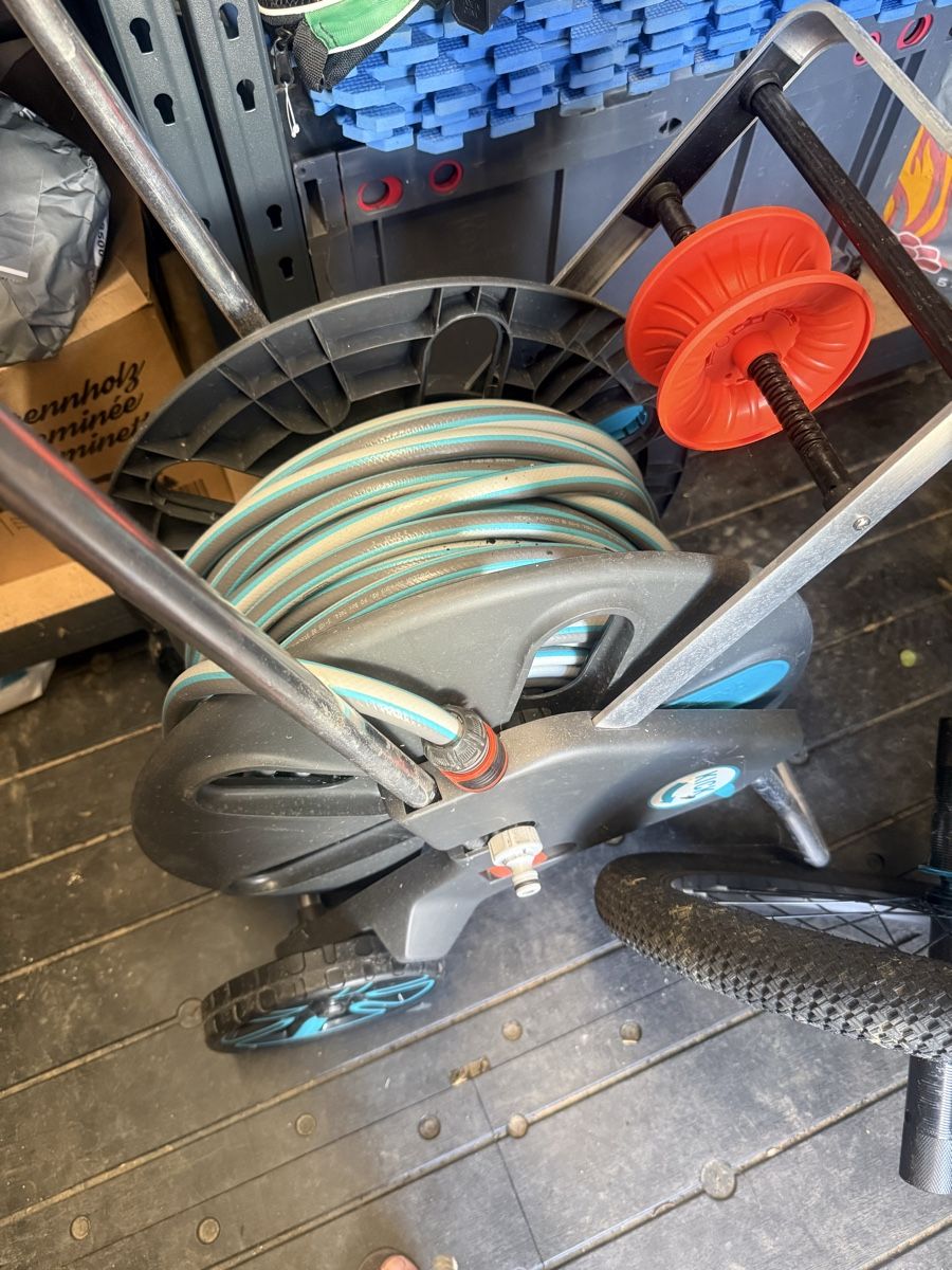 Gardena Tubi & Tubi flessibili: Schlauchwagen – Usato da Attiswil venduto da maialina