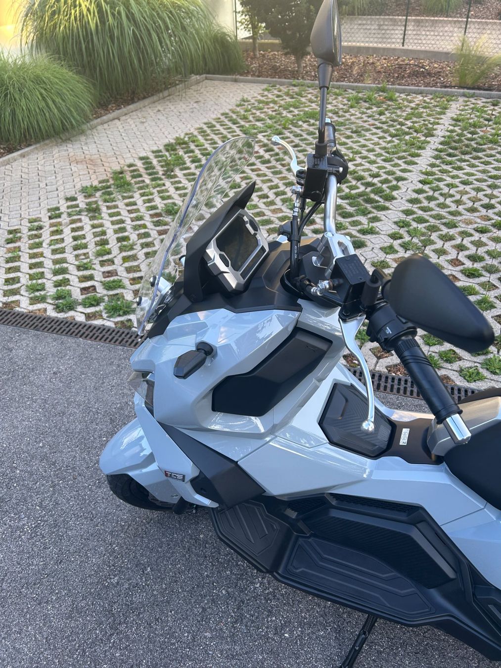 Sym Scooter: Scooter Roller SYM ADX 125 E5+ – Nuovo (secondo la descrizione) da Genestrerio venduto da Zio-Dim 2