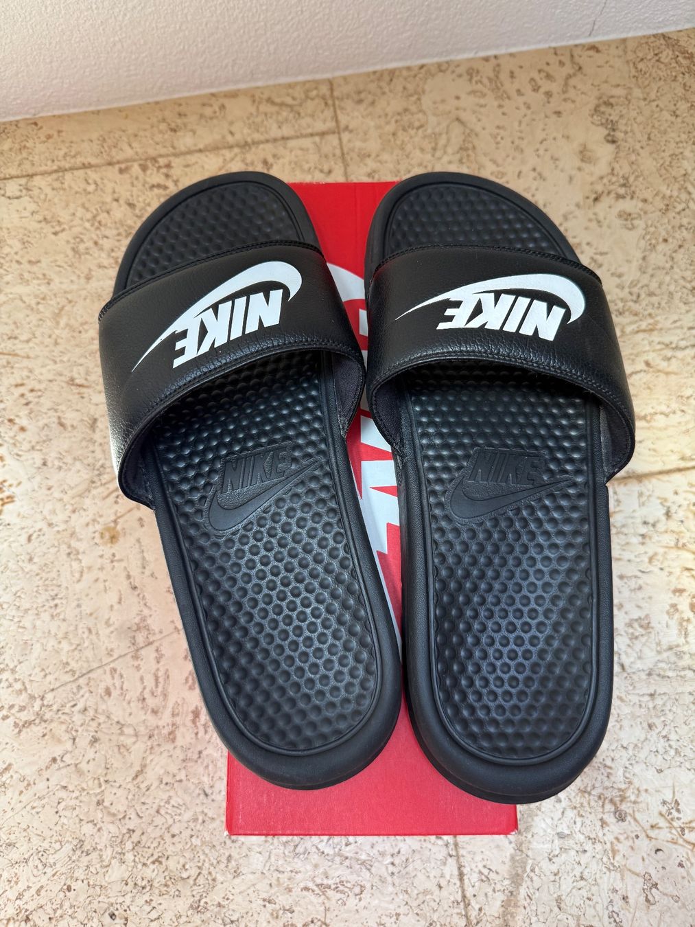 Nike Scarpe da uomo: Nike Victori One Slipper – Usato da Worb venduto da le_castor 4
