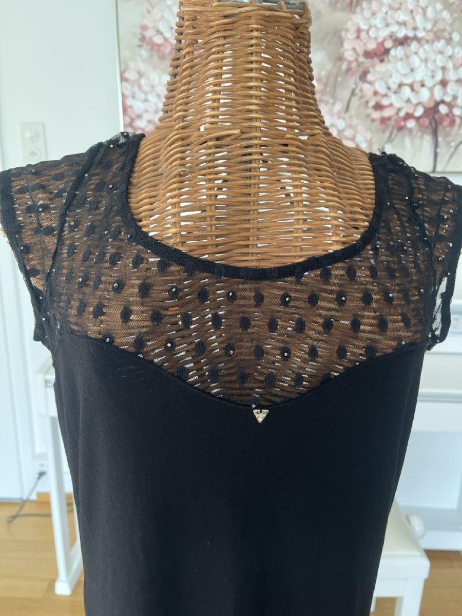 Guess Tops: Guess Top schwarz mit Spitze, 38 – Gebraucht aus Solothurn von Bobesch08 1