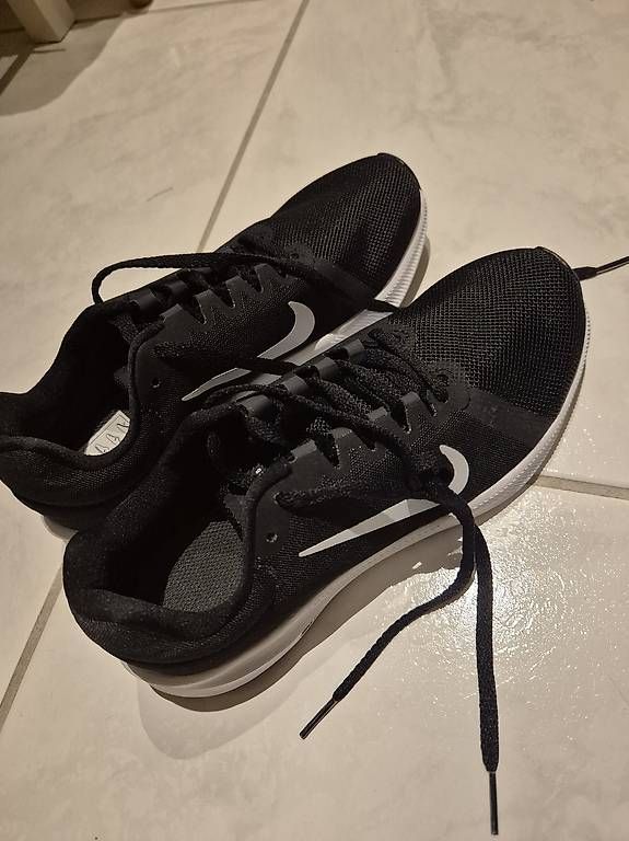 Nike Scarpe da uomo: Nike Sport Schuhe – Nuovo (secondo la descrizione) da Winterthur venduto da Schugger44 1