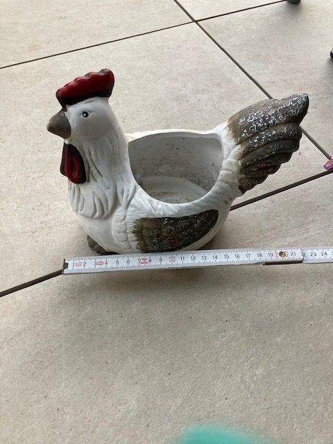 Statuette: Pflanzgefäss Huhn, Frühling, Ostern – Usato da Pfäffikon ZH venduto da GZHDZV
