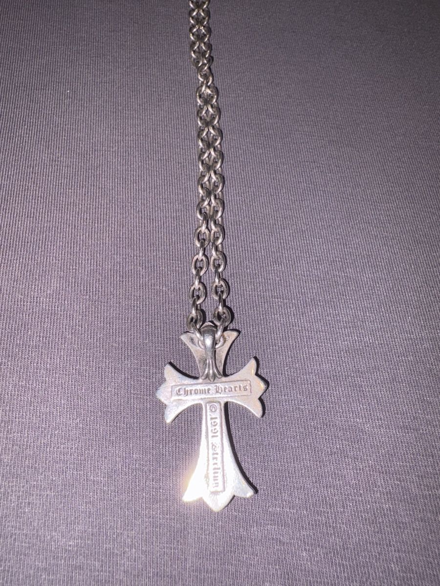 Chrome Hearts Ciondoli: Chrome Hearts Cross pendant – Usato da Pratval venduto da fse_9yyv 3