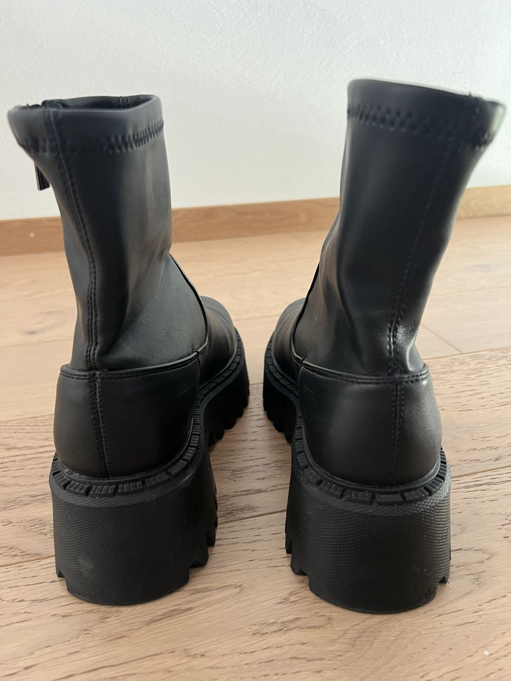 Damenschuhe: Bottines noires à plateforme, Even&Odd – Gebraucht aus Orsières von far_5lp2 3