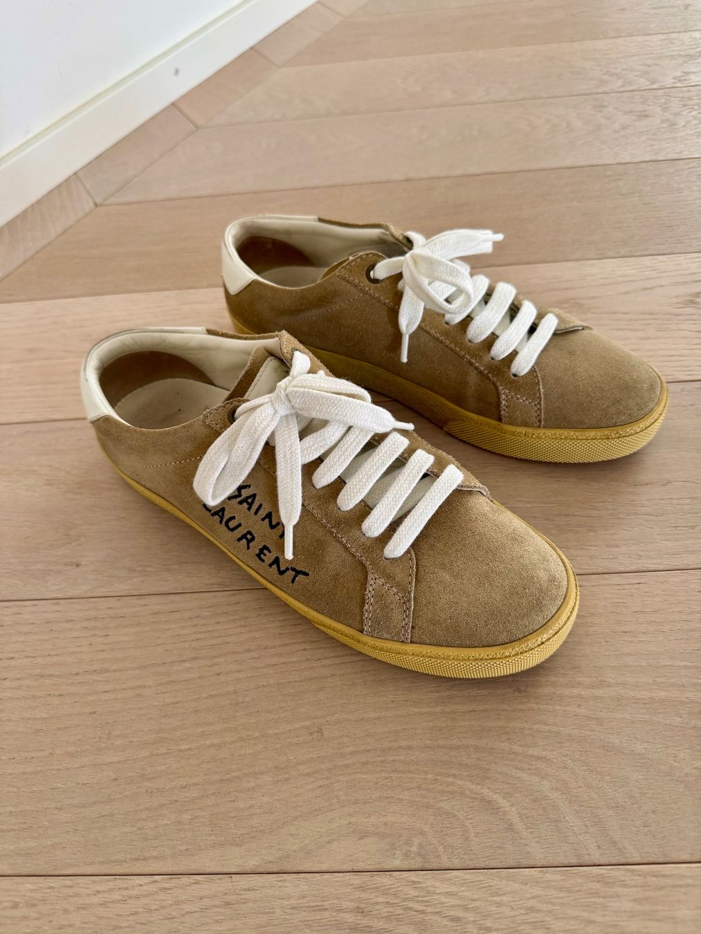 Saint Laurent Damenschuhe: Saint Laurent Damensneakers Größe 38 – Gebraucht aus Kloten von mybestbrands 2
