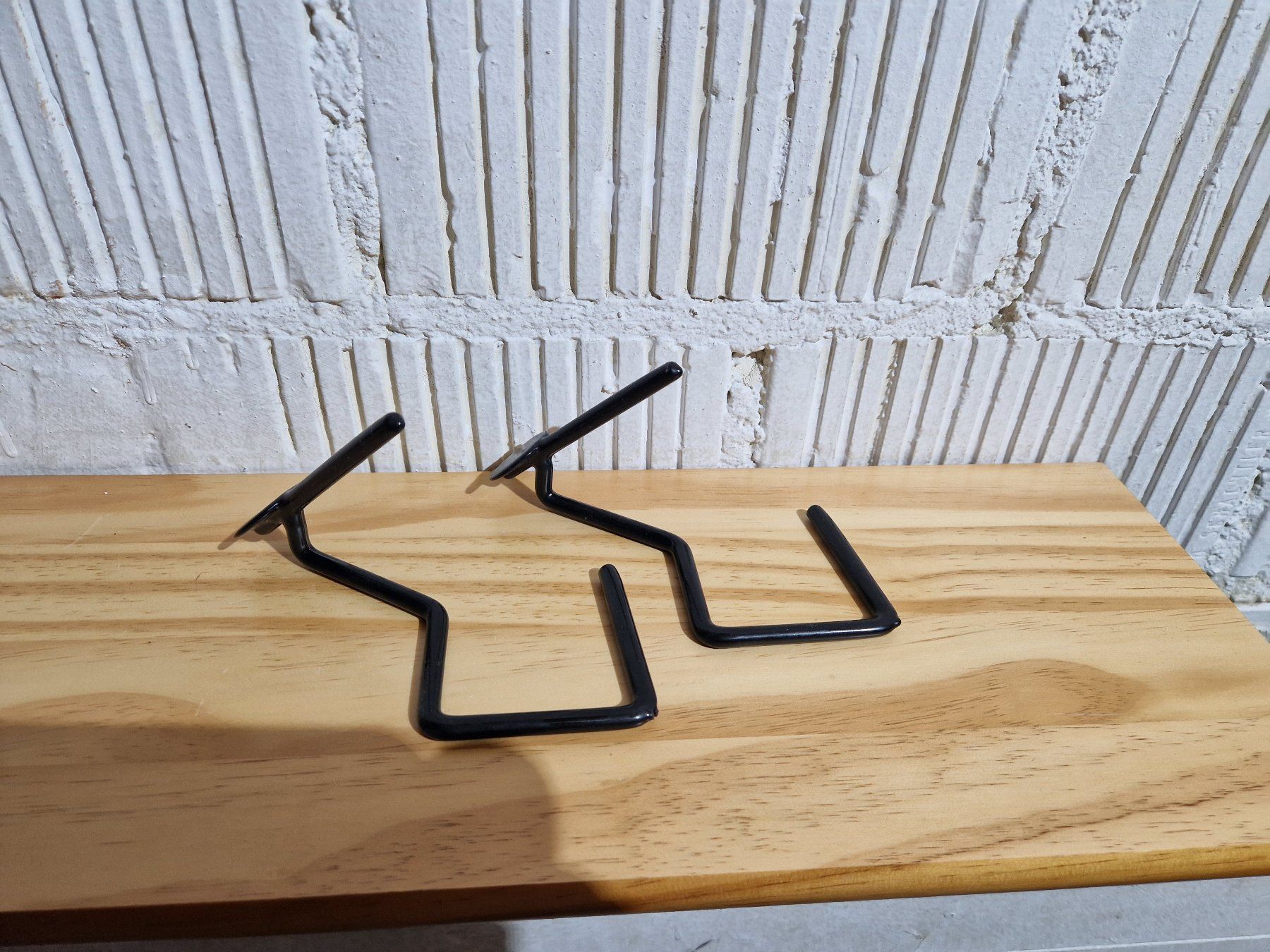 Altro in Decorazioni & Accessori: Pistolen Halter Pistolenständer – Usato da Seedorf BE venduto da Stibutz