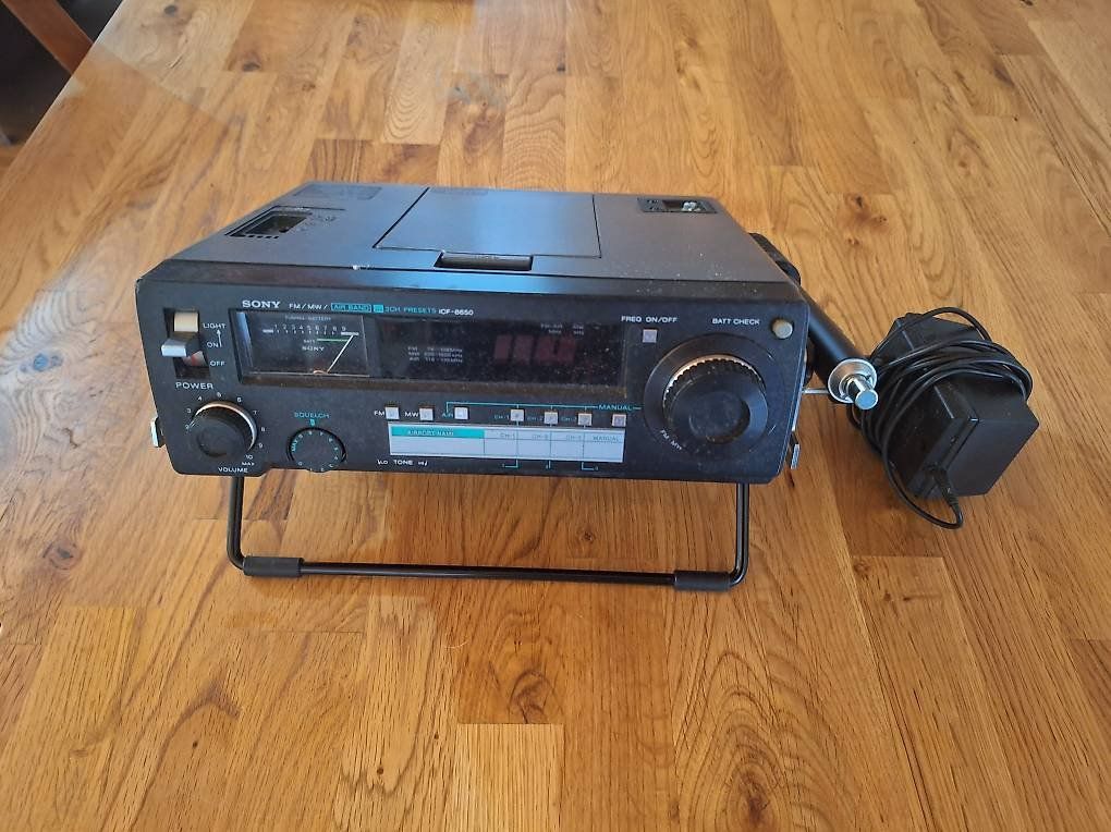 Radiocomunicazione: Sony ICF-8650 Flugfunkempfänger, Scanner – Usato da Untervaz venduto da Zollhaus1 1
