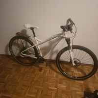 Vtt Specialized blanc Shimano Alfine 11 vitesses M-L bon éta