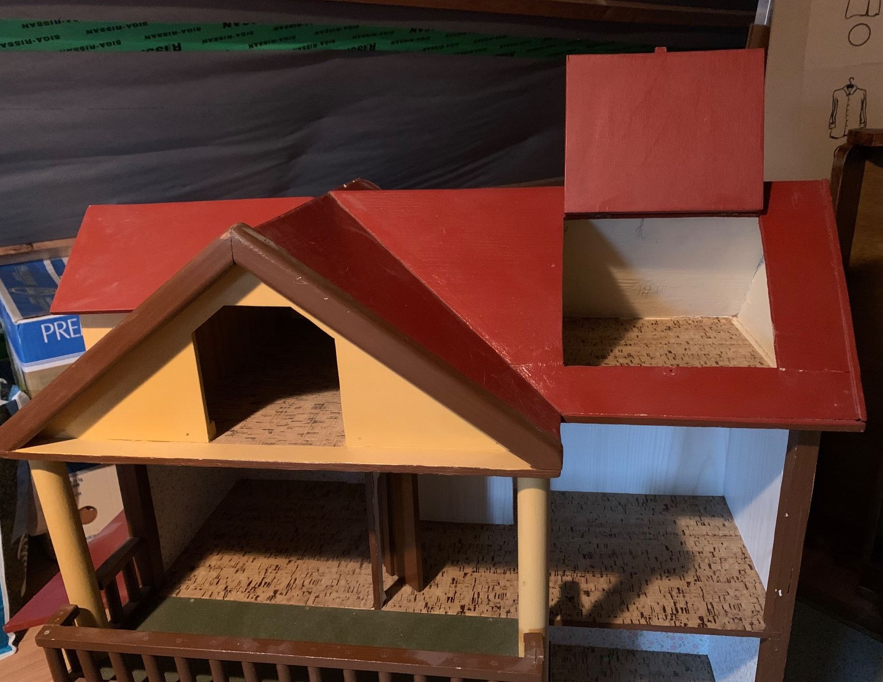 Case e mobili per bambole: Altes Holzpuppenhaus – Usato da Niederrohrdorf venduto da Sharna 1