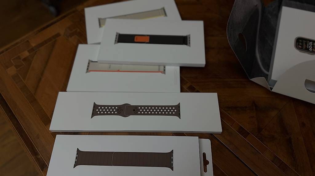 Apple Smartwatch: Apple Watch 2 + 5 bracelet – D'occasion à rolle par laurapistro 1