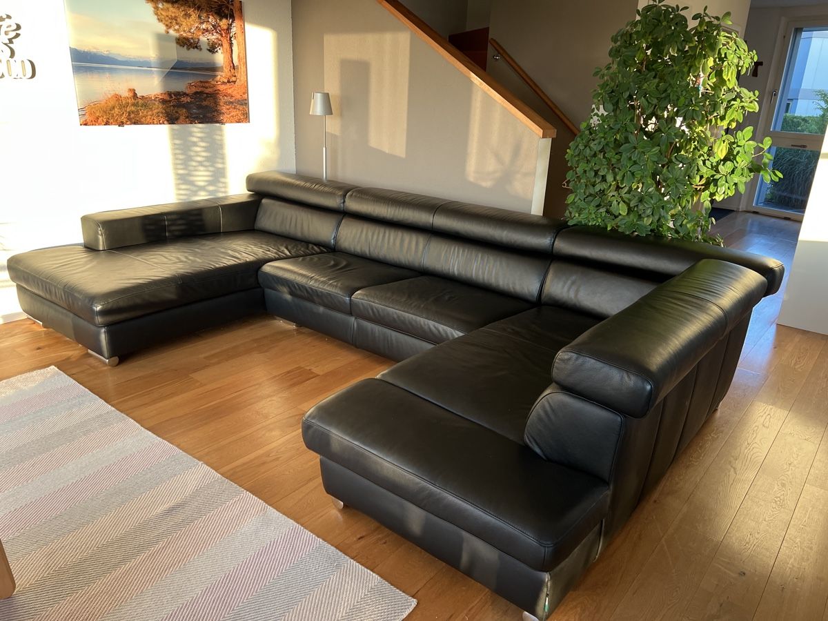 Divani: Grosses schwarzes Ledersofa – Usato da Neuheim venduto da Tomend