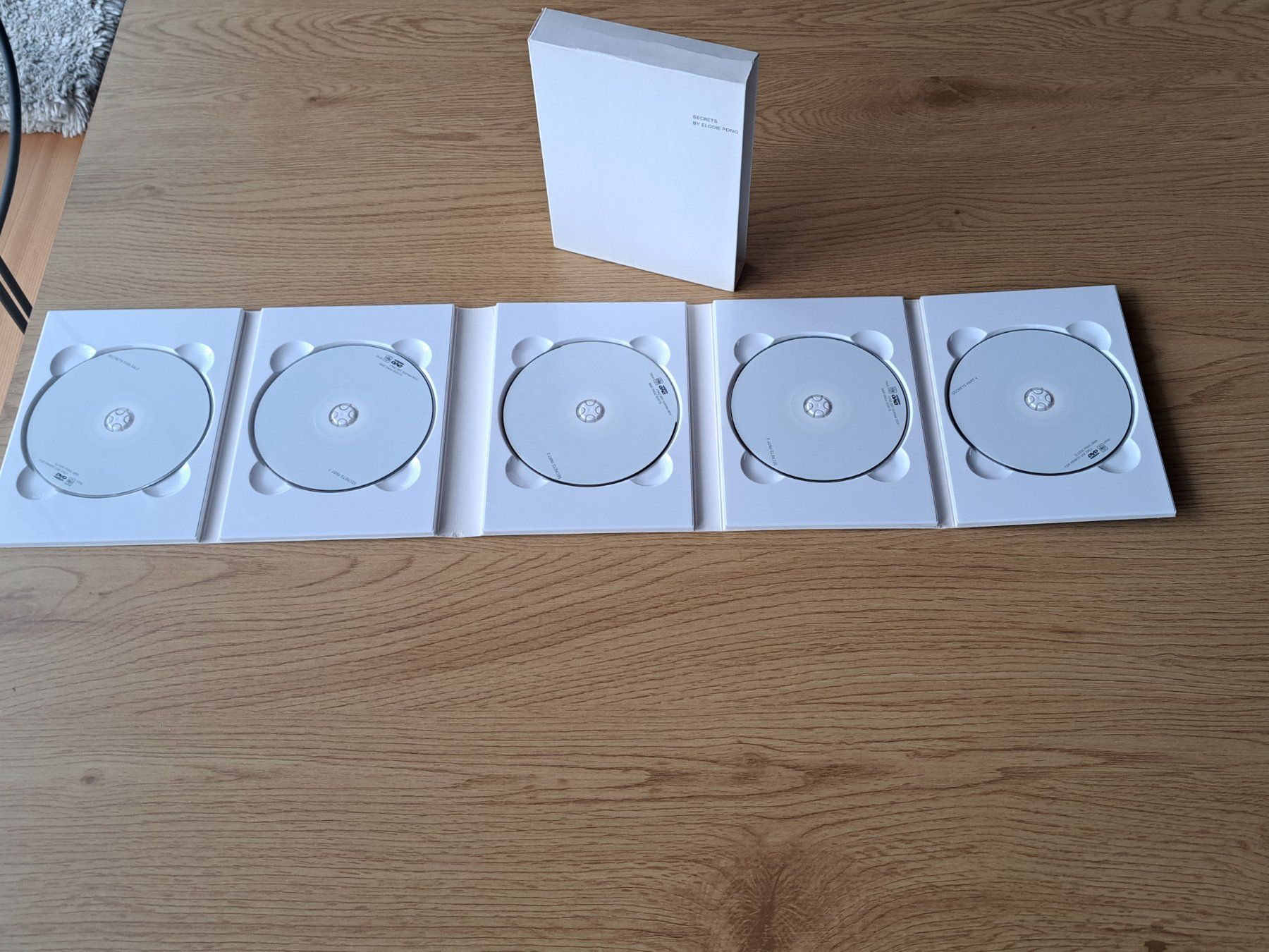 Alle DVDs: SECRETS BY ELODIE PONG, Boxset mit 5 Discs, SELTEN! – Neu (gemäss Beschreibung) aus Unterseen von Kanica 5
