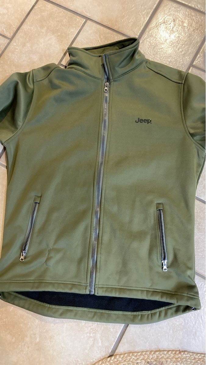 Jeep Giacche: JEEP veste softshell intérieur polaire – Usato da Corcelles-Chavorn venduto da Pebble10