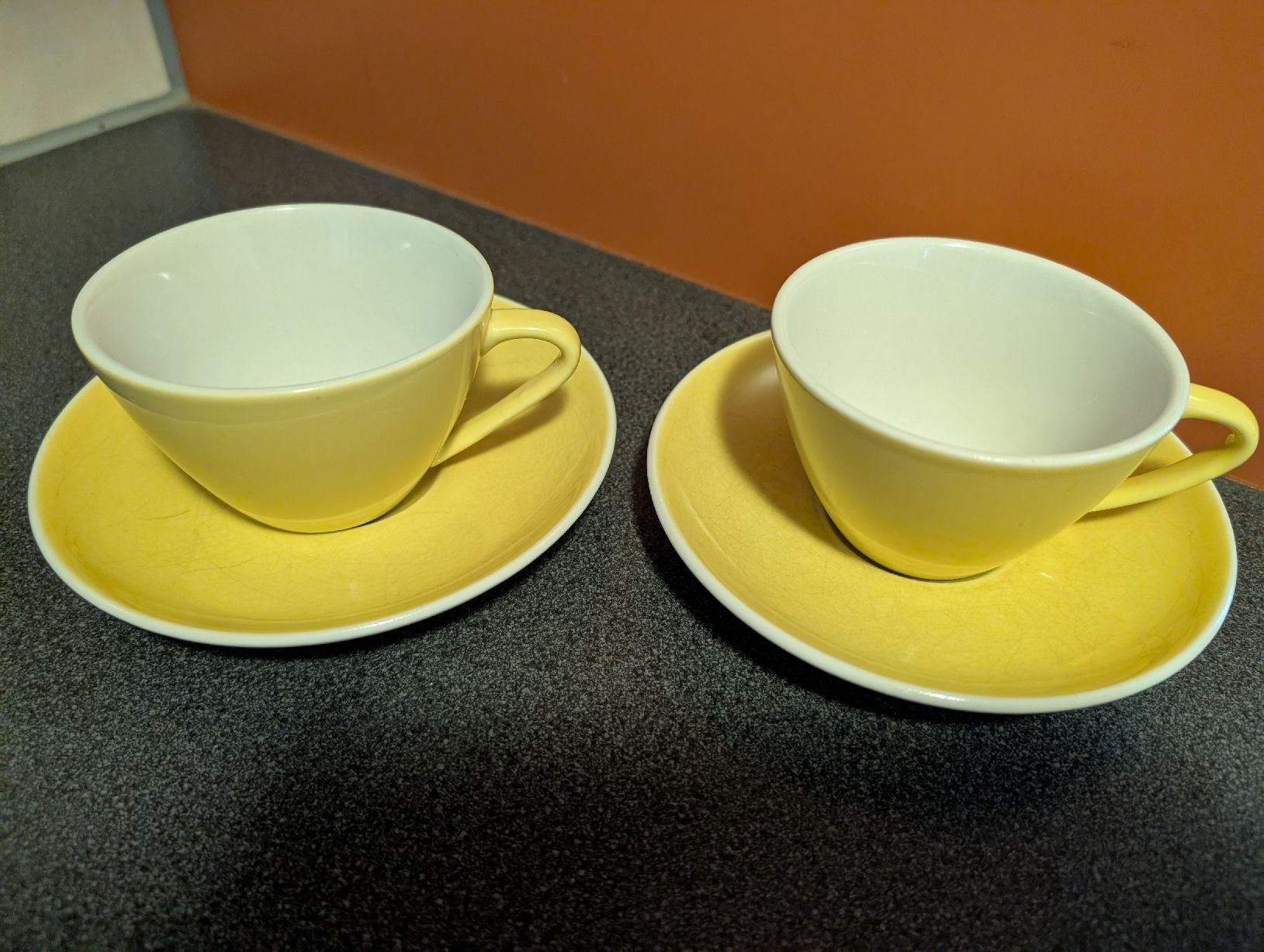 Rössler Geschirrsets: Service à café jaune  RÖSSLER – Gebraucht aus Lignières von Sulyvan