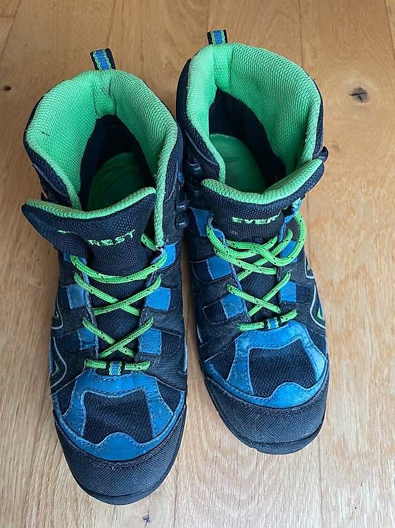 Scarpe per ragazzi: Wanderschuhe Grösse 36 – Usato da Wilen (Sarnen) venduto da Cyclamelle