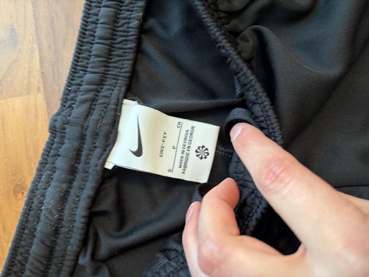 Pantaloni: Nike Trainingshose – Usato da Henau venduto da martina_1998 3