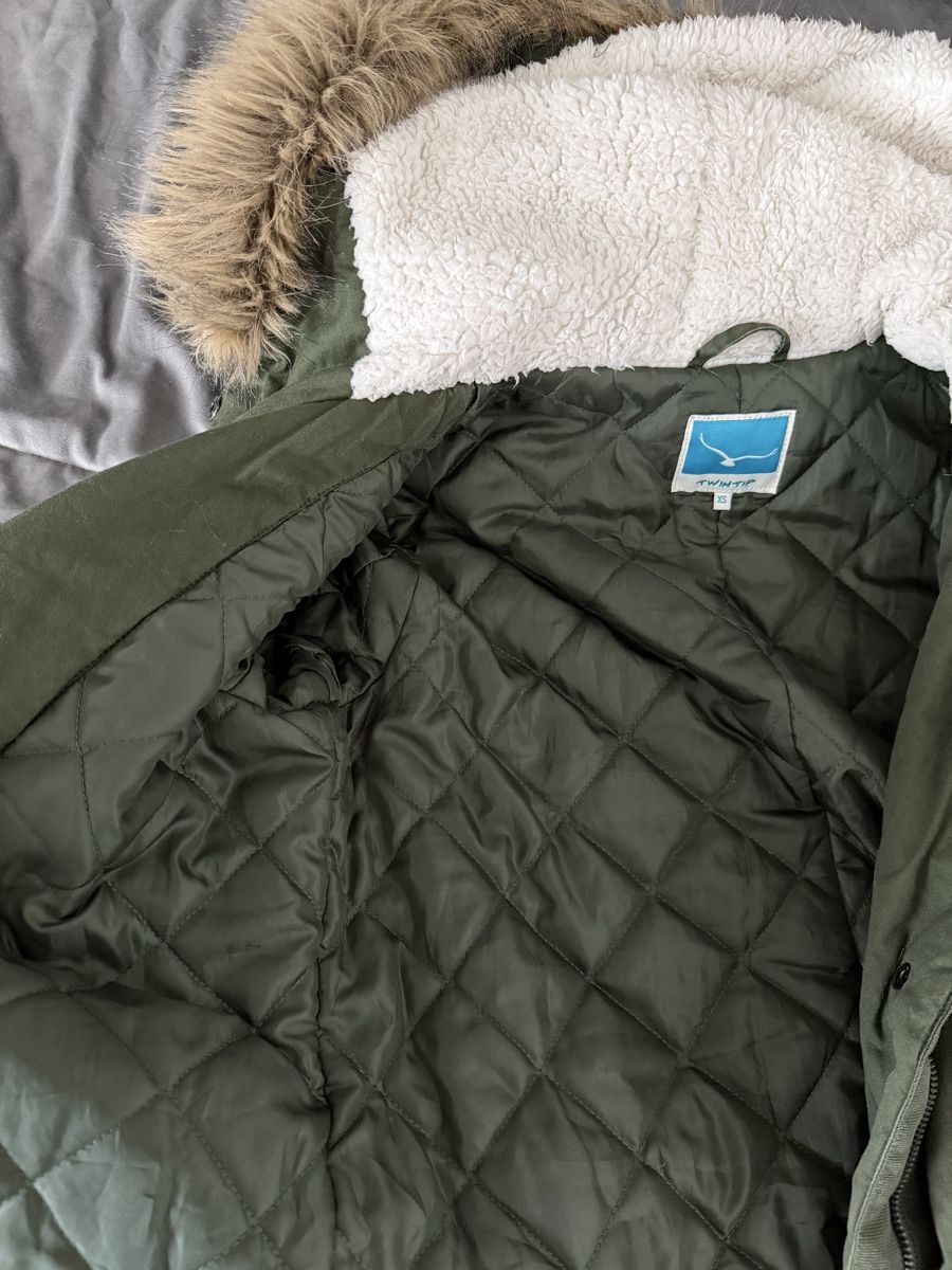 Vestes: Veste d’hiver – D'occasion à Montsevelier par Duna2210 3