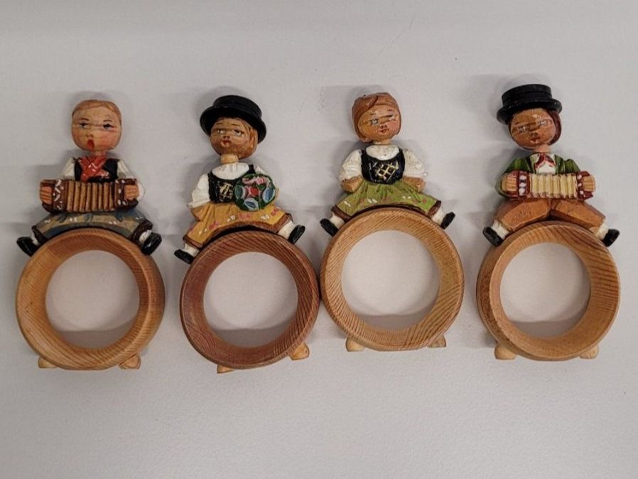 Altro in Decorazioni & Accessori: 4 Serviettenringe, geschnitzt – Nuovo (secondo la descrizione) da Brienz BE venduto da P.Edelweiss