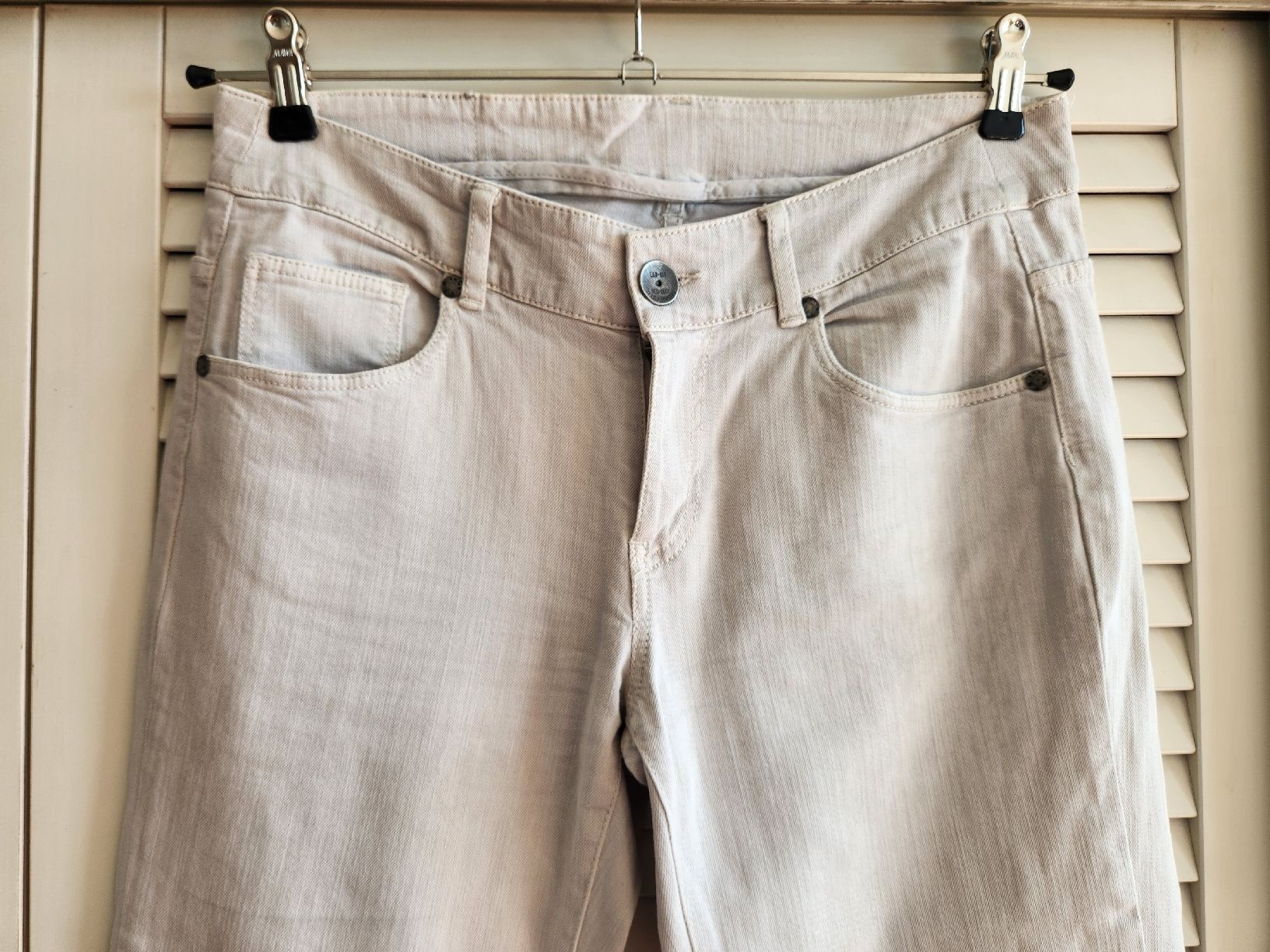 IKKS Jeans: IKKS jeans gris clair taille 28 – Gebraucht aus Lausanne von man_rw9q 1