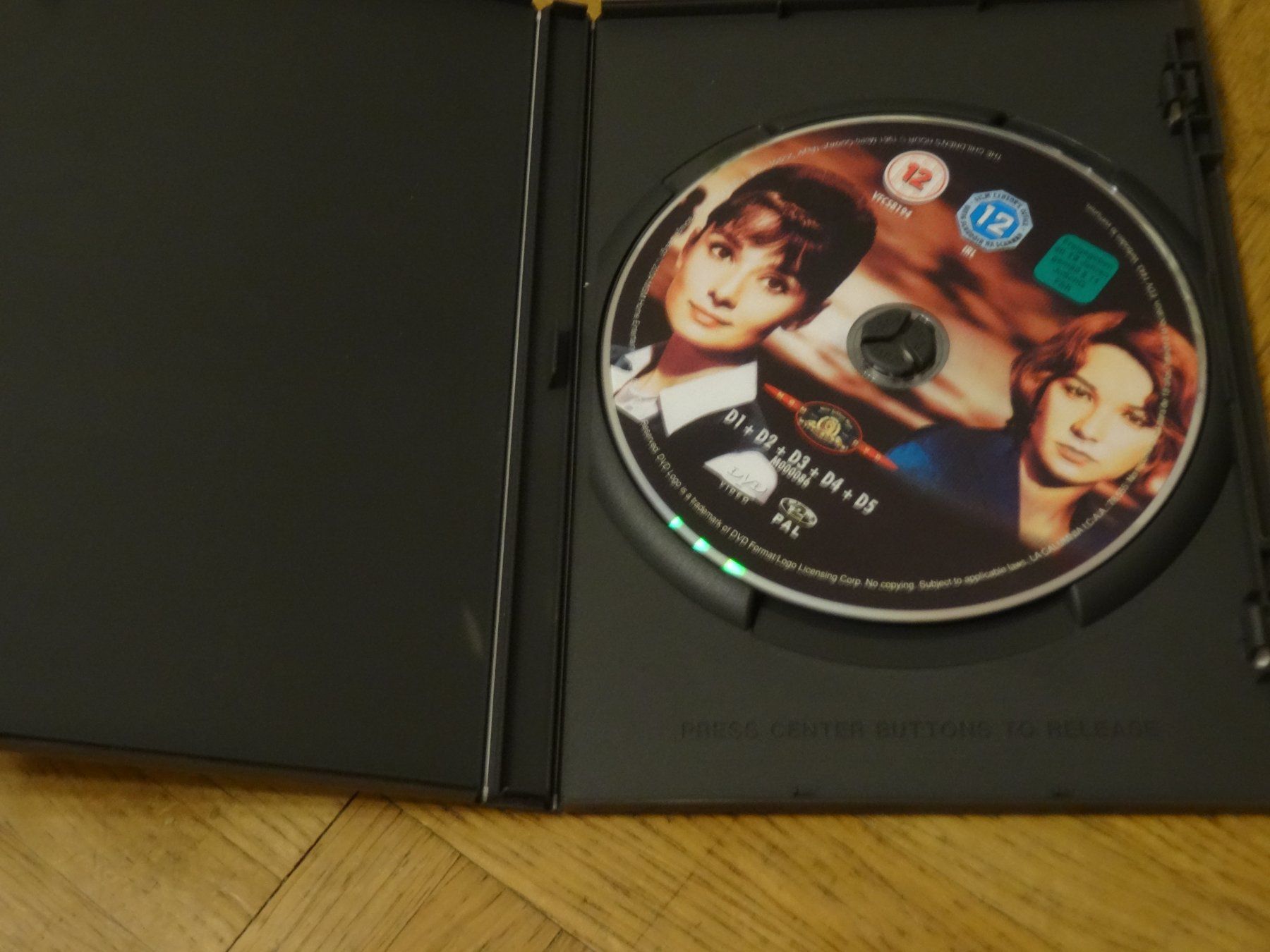 Alle DVDs: Infam DVD Audrey Hepburn – Gebraucht aus Olten von Disc-Verkauf 1