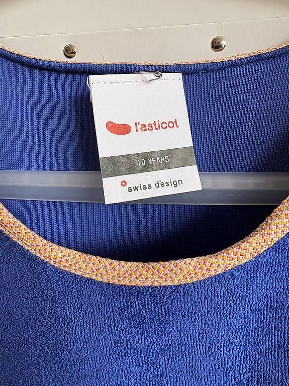 Blouses, T-shirts & Tops: T-shirt l'asticot 10 ans – D'occasion à Genève par sandram02 1