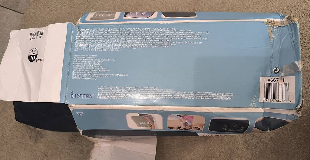 Letti: Aufblasbares Bett INTEX Queen mit eingebauter Pumpe. – Usato da Pully venduto da shulgin788 1